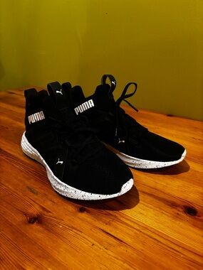 Puma Black Knit High-Top Sneakers with Speckled White Sole0931